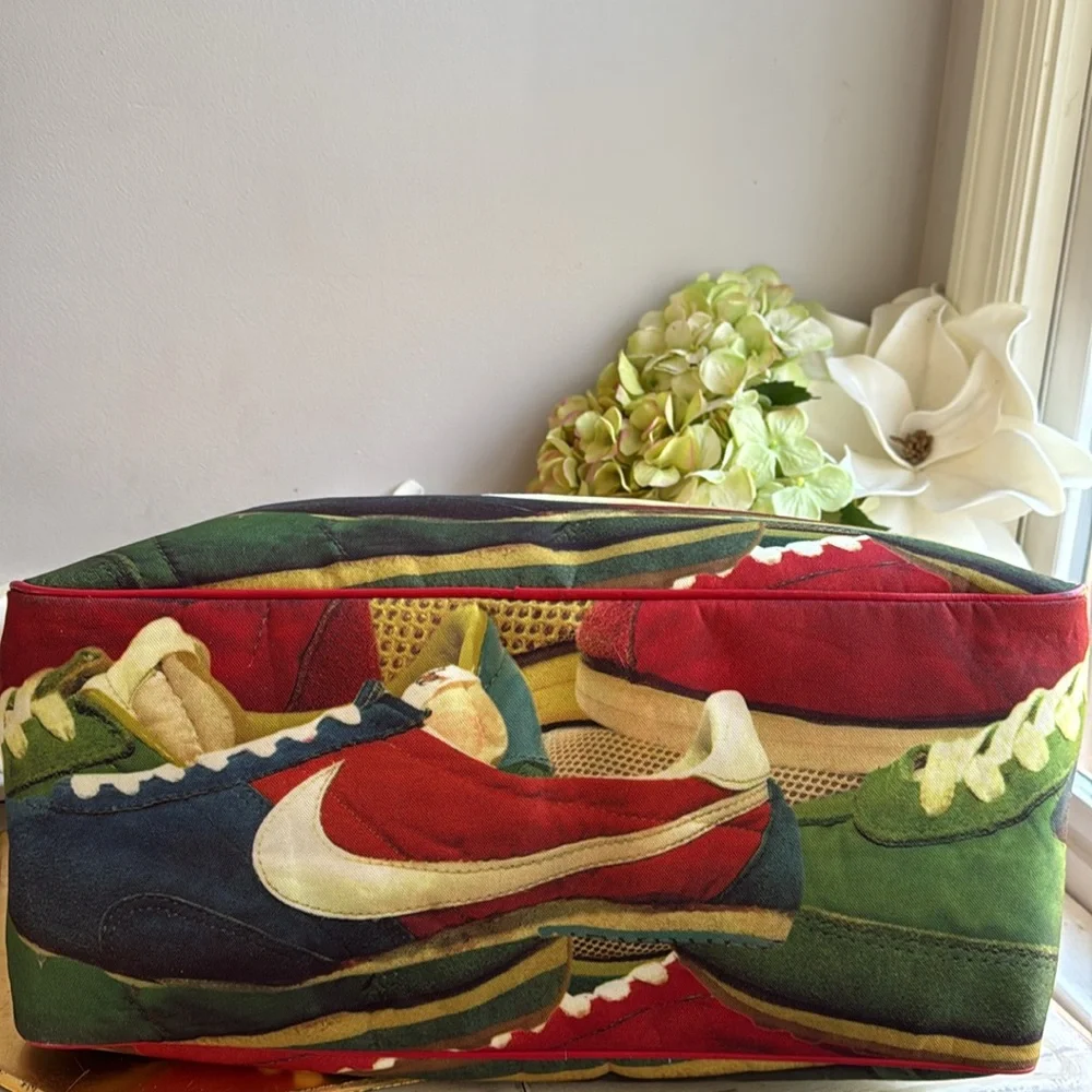 VNWOT! Vintage Nike Sportswear Duffle Bag in Cortez Shoe Print